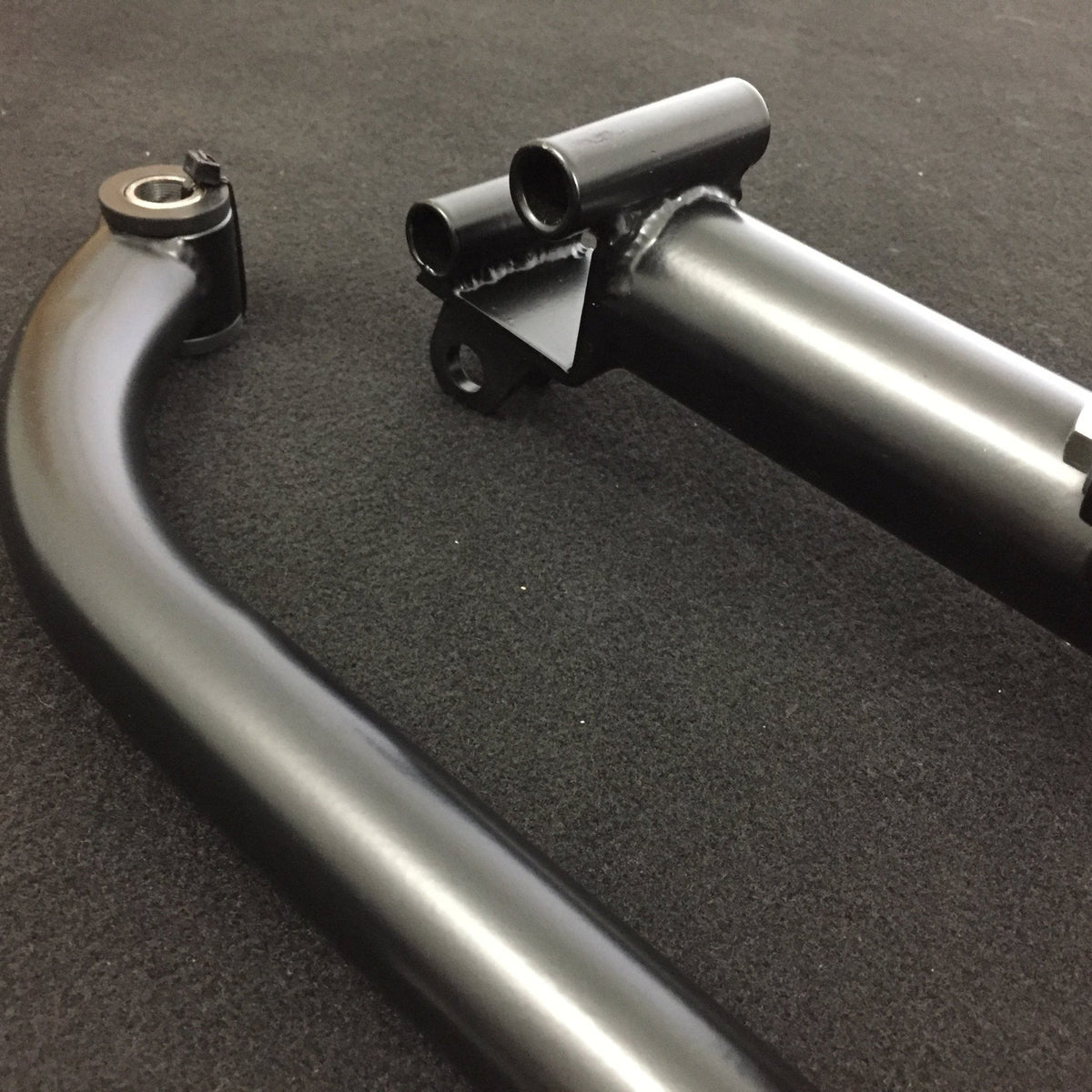 TRZ ANTI-ROLL BAR / PANHARD BAR ASSEMBLY (05-14 MUSTANG)